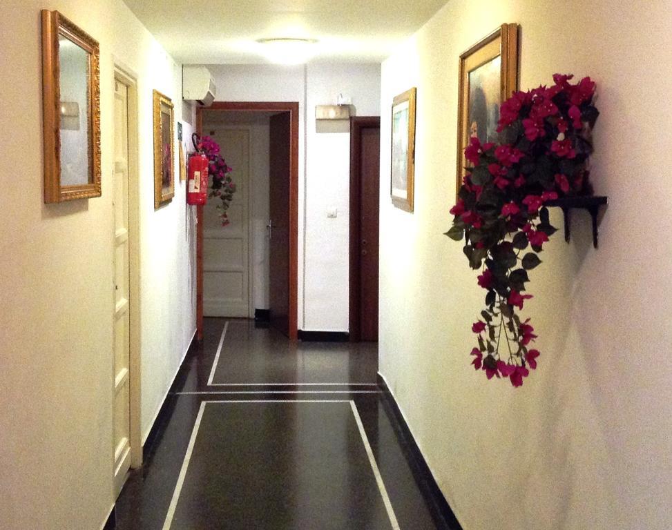 Hotel Bernheof Genua Exteriör bild